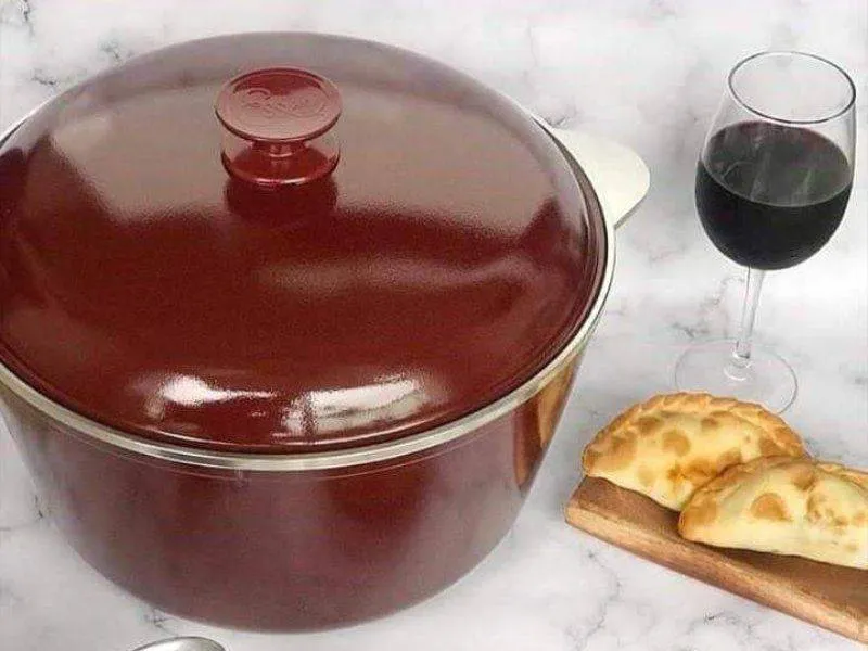 Cacerola 24 cm Línea Marsala - foto del producto